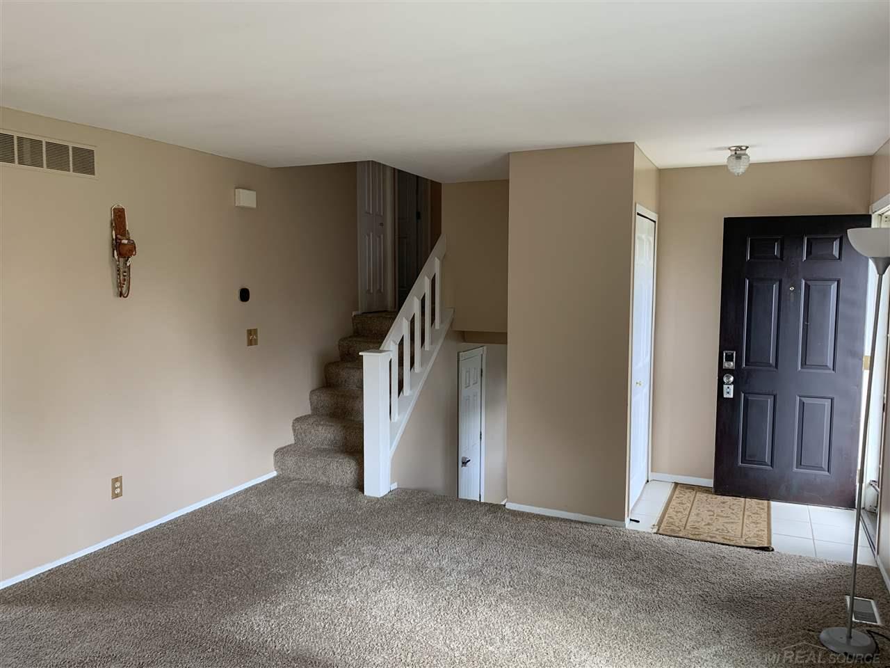 741 Kentucky Drive Rochester, MI 48307 - Photo 4 of 20