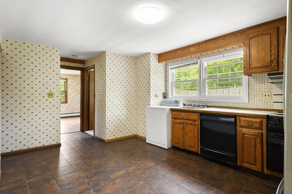 40 Algonquin Road Chelmsford, MA 01824 - Photo 8 of 30