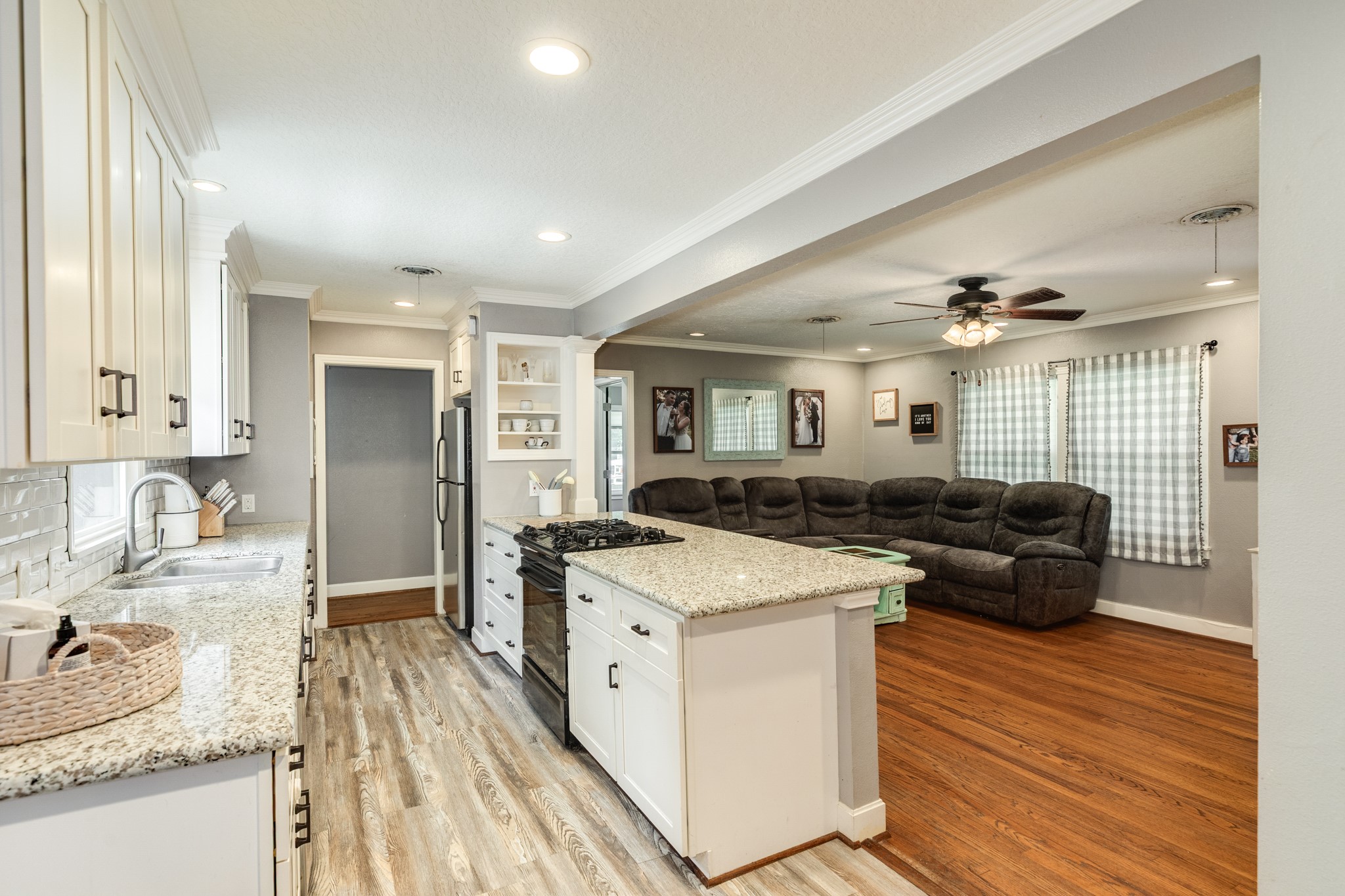 708 Alice Street Sweeny, TX 77480 - Photo 9 of 25