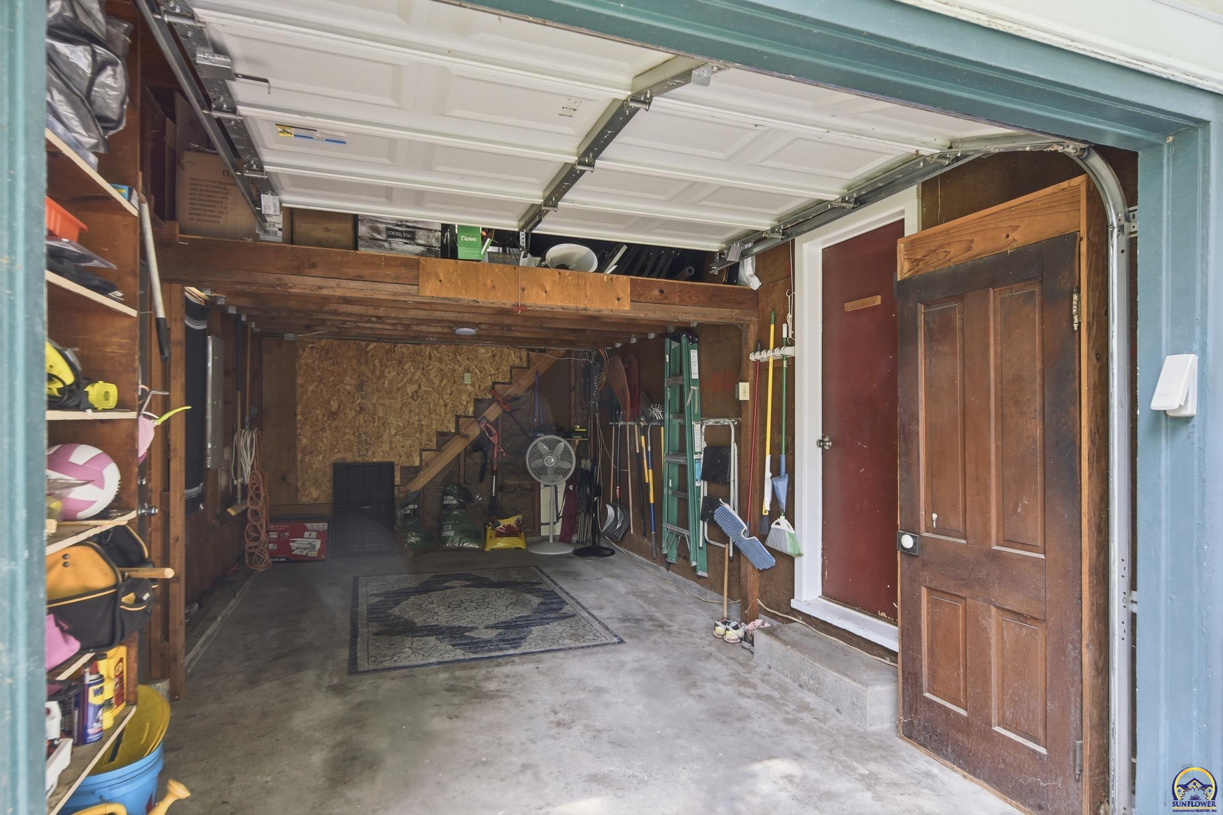 2151 Southwest Burnett Road Topeka, KS 66614 - Photo 28 of 35