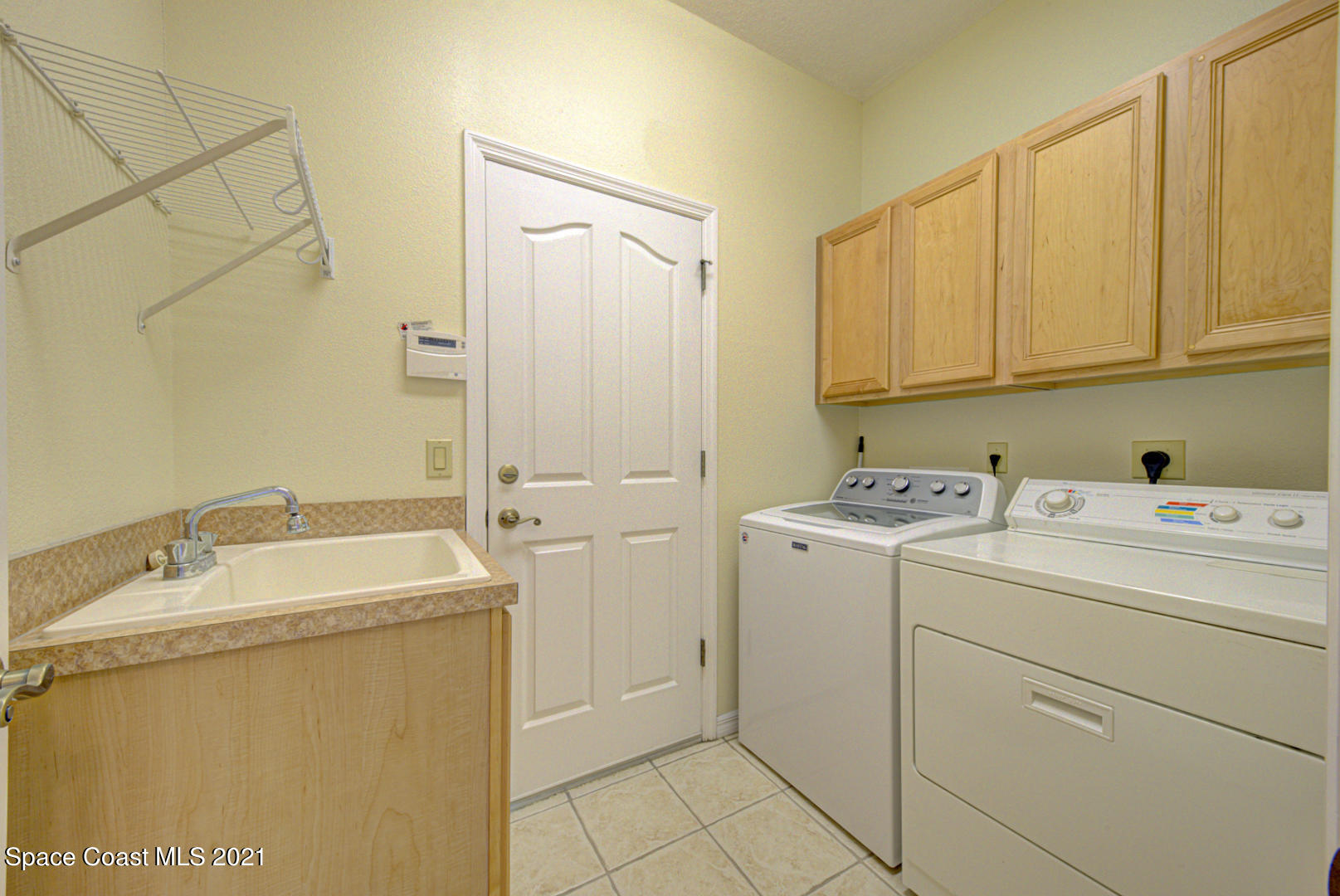 8206 Simpkins Way Melbourne, FL 32940 - Photo 41 of 66 laundry room (1)