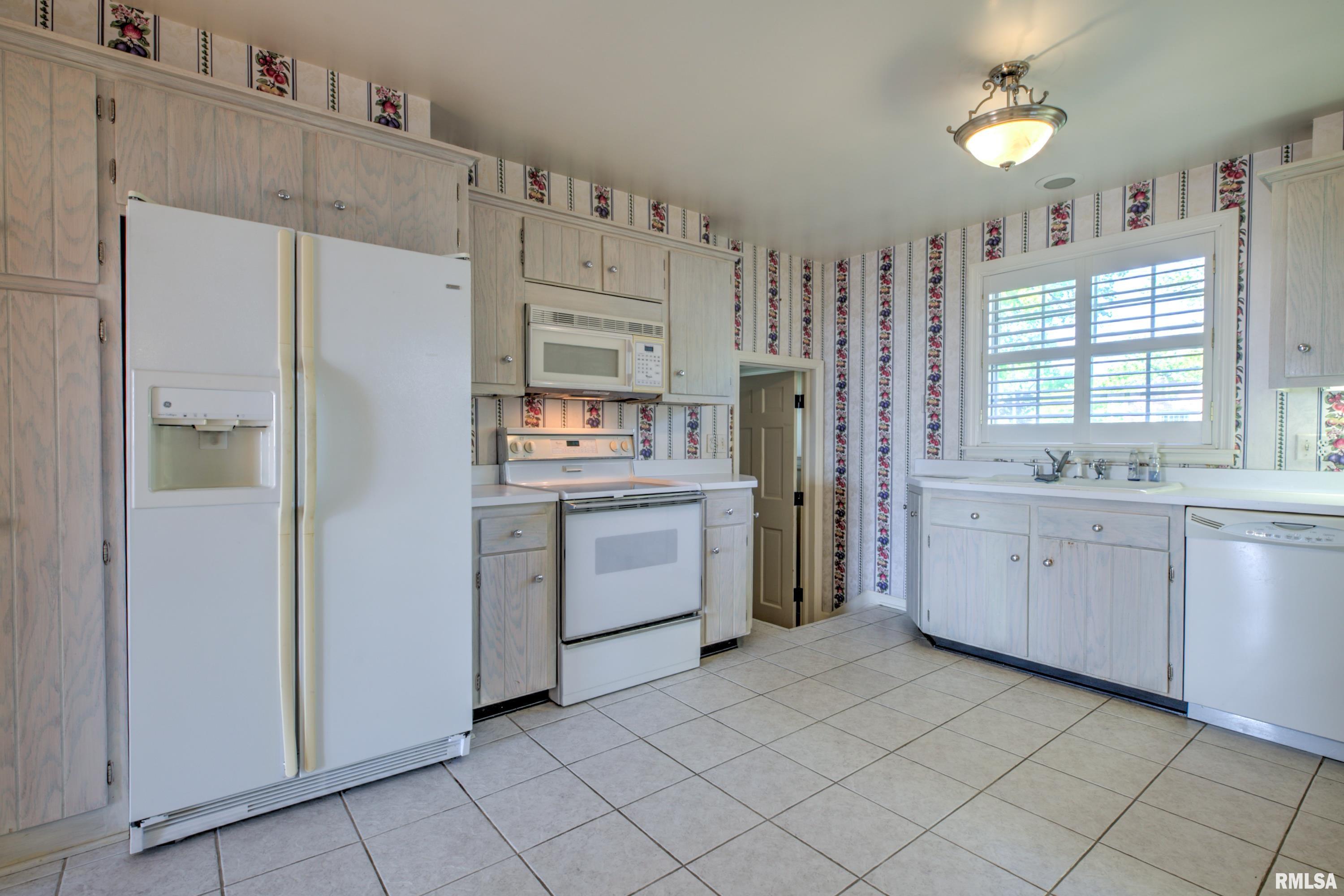 5014 North Prospect Road Peoria Heights, IL 61616 - Photo 10 of 69