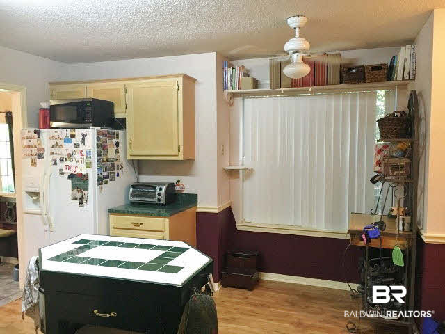 354 Ridgewood Drive Daphne, AL 36526 - Photo 10 of 27 Kitchen & Breakfast