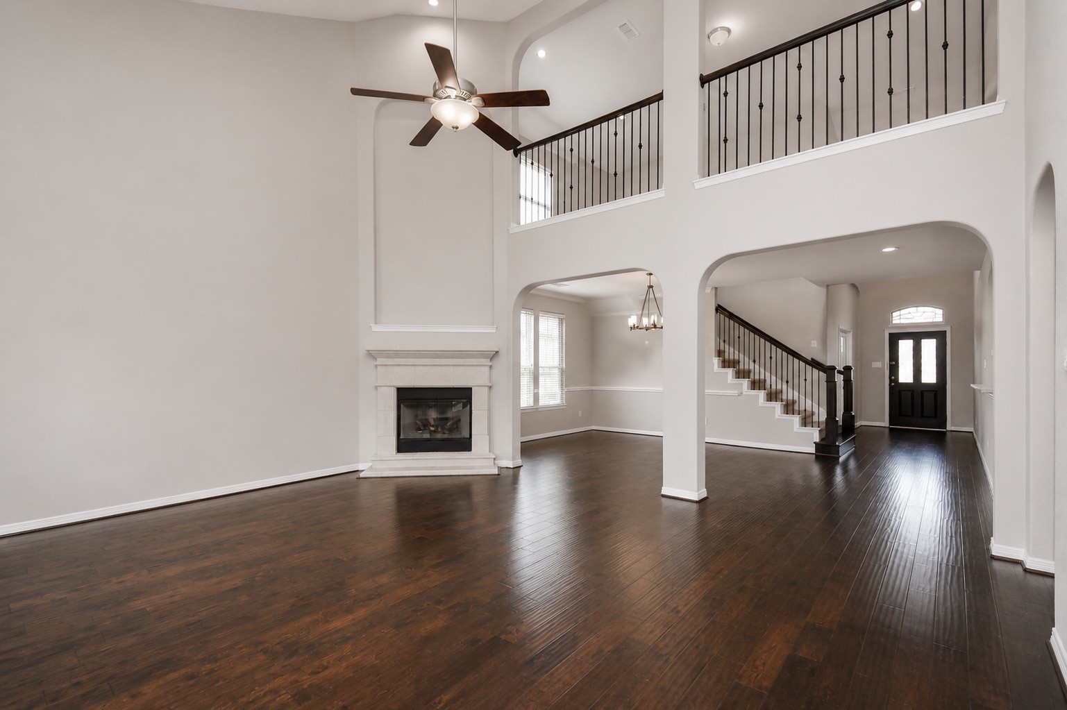 3803 May Ridge Lane Sugar Land, TX 77479 - Photo 7 of 34