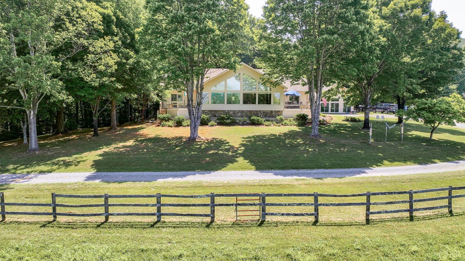 1361 Hurricane Creek Road Goode, VA 24556 - Photo 5 of 86