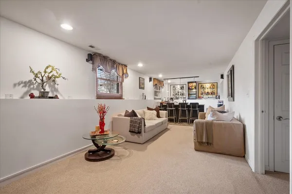 $425,000 | 517 Longwood Drive, Buffalo Grove, IL 60089