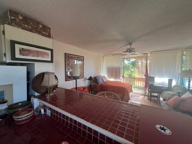 120 Hui Rd F, Unit I16 Lahaina, HI 96761 - Photo 17 of 28 a living room with furniture