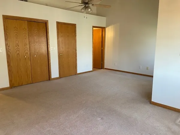 $1,950 | 674 South Peace Road, Sycamore, IL 60178