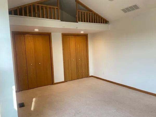 $1,950 | 674 South Peace Road, Sycamore, IL 60178