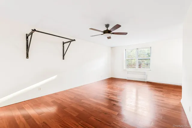 $115,000 | 1300 Midland Avenue, Unit B42, Yonkers, NY 10704