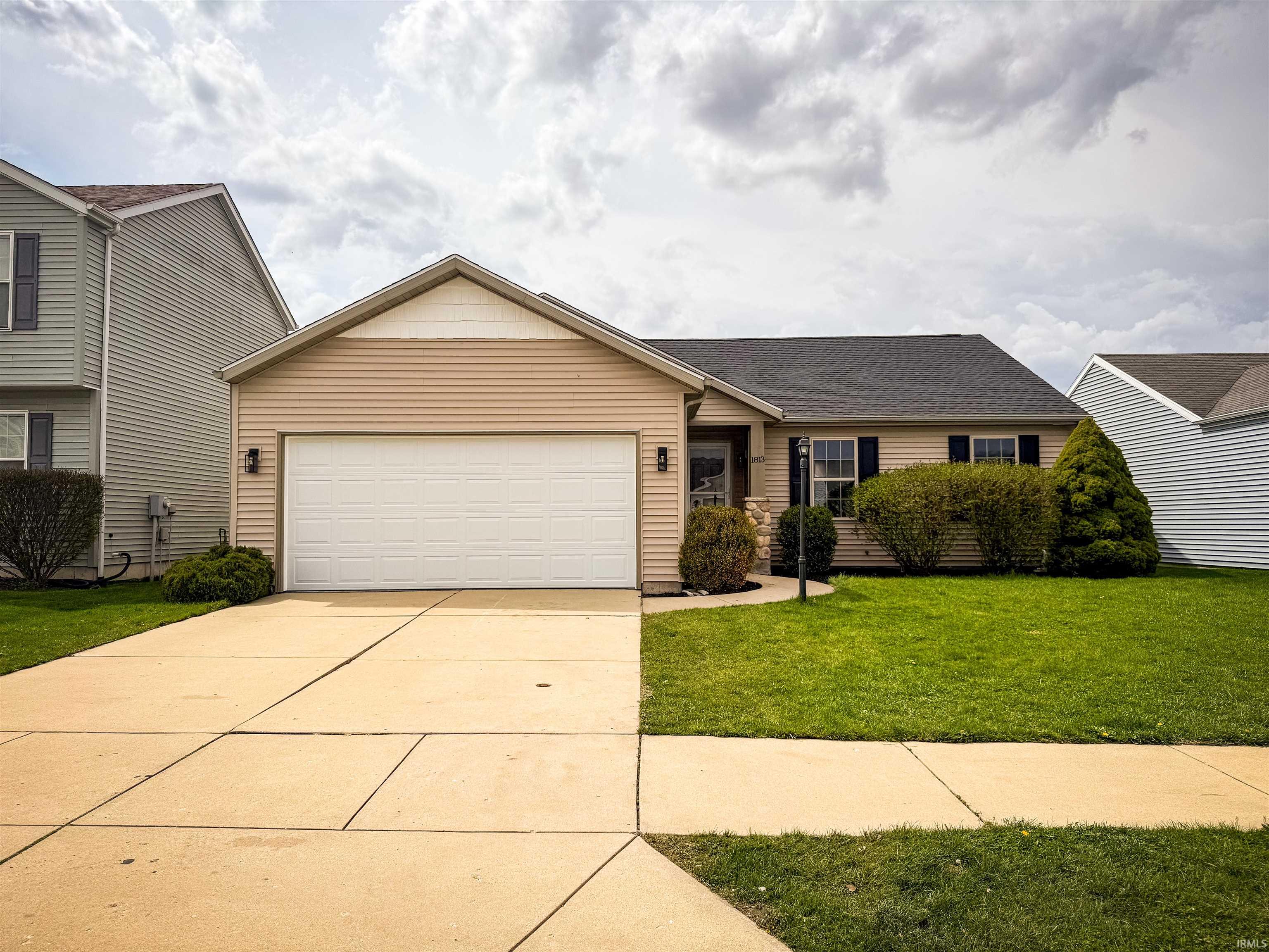 1813 Rambling Rose Lane Mishawaka, IN 46544 - Photo 2 of 33
