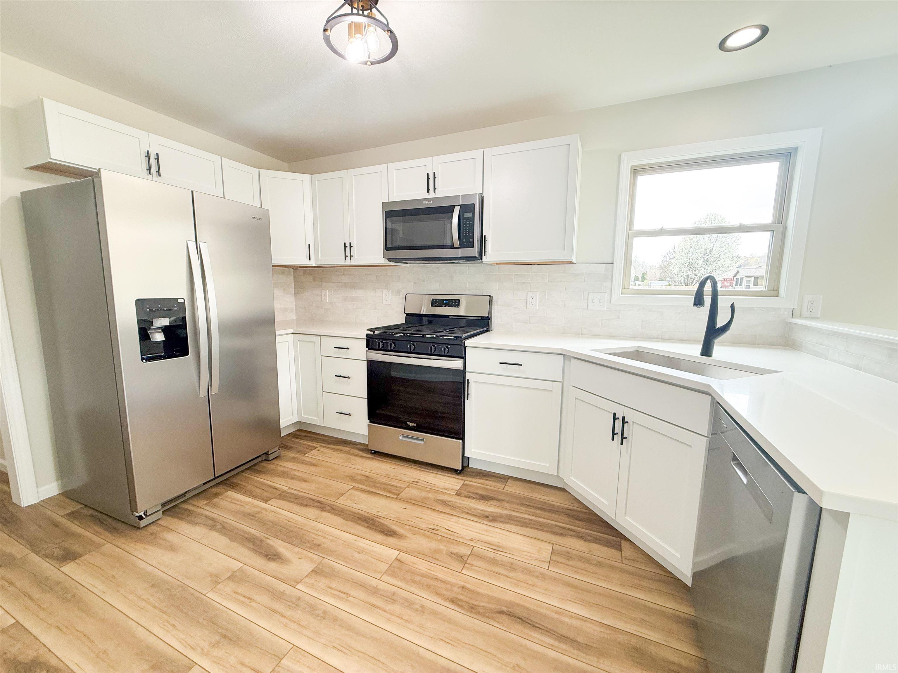 1813 Rambling Rose Lane Mishawaka, IN 46544 - Photo 8 of 33