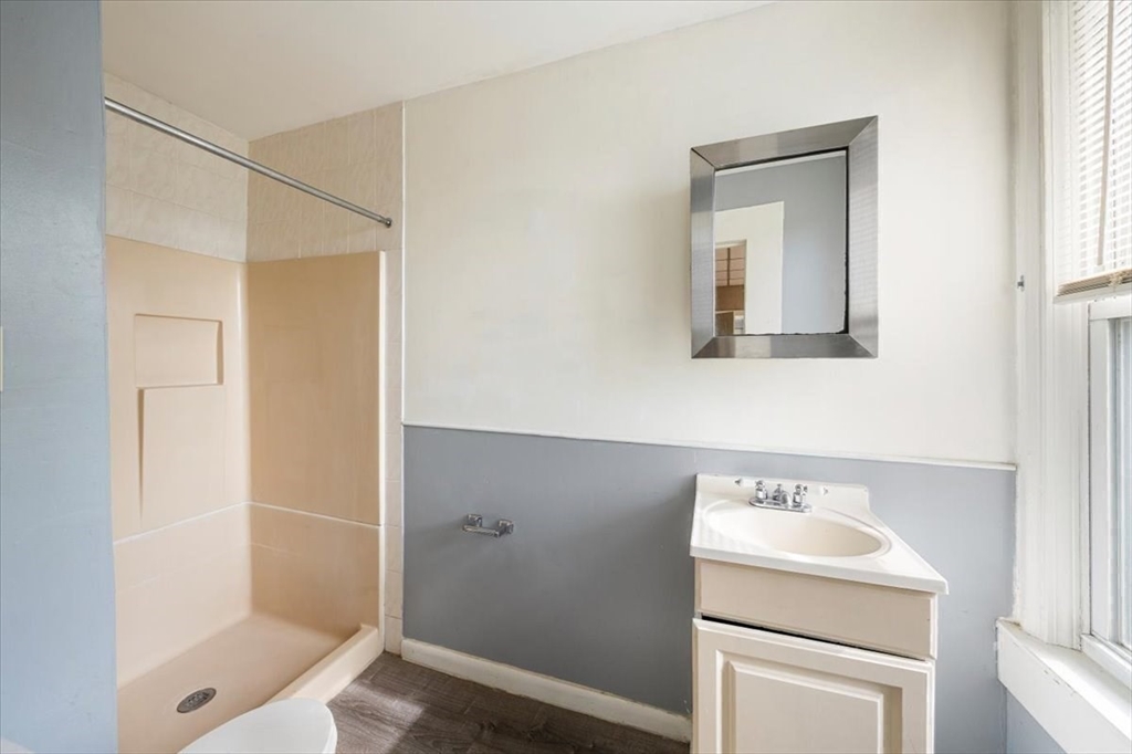 173 Branch Street Lowell, MA 01851 - Photo 12 of 33