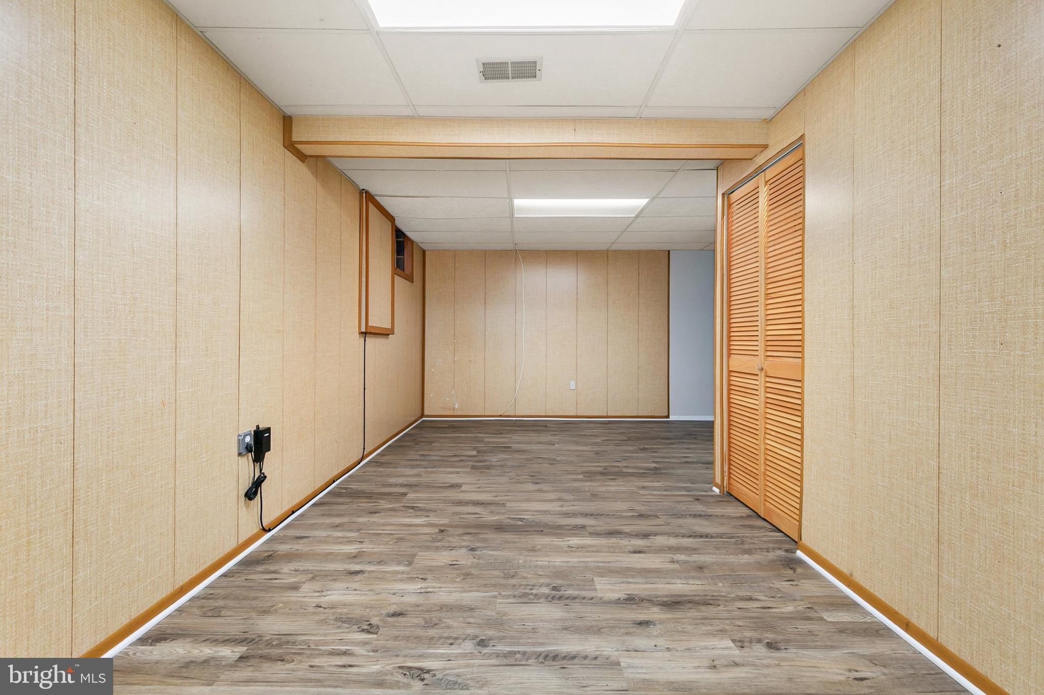 11501 Piney Lodge Road North Potomac, MD 20878 - Photo 43 of 64 a view of an entryway