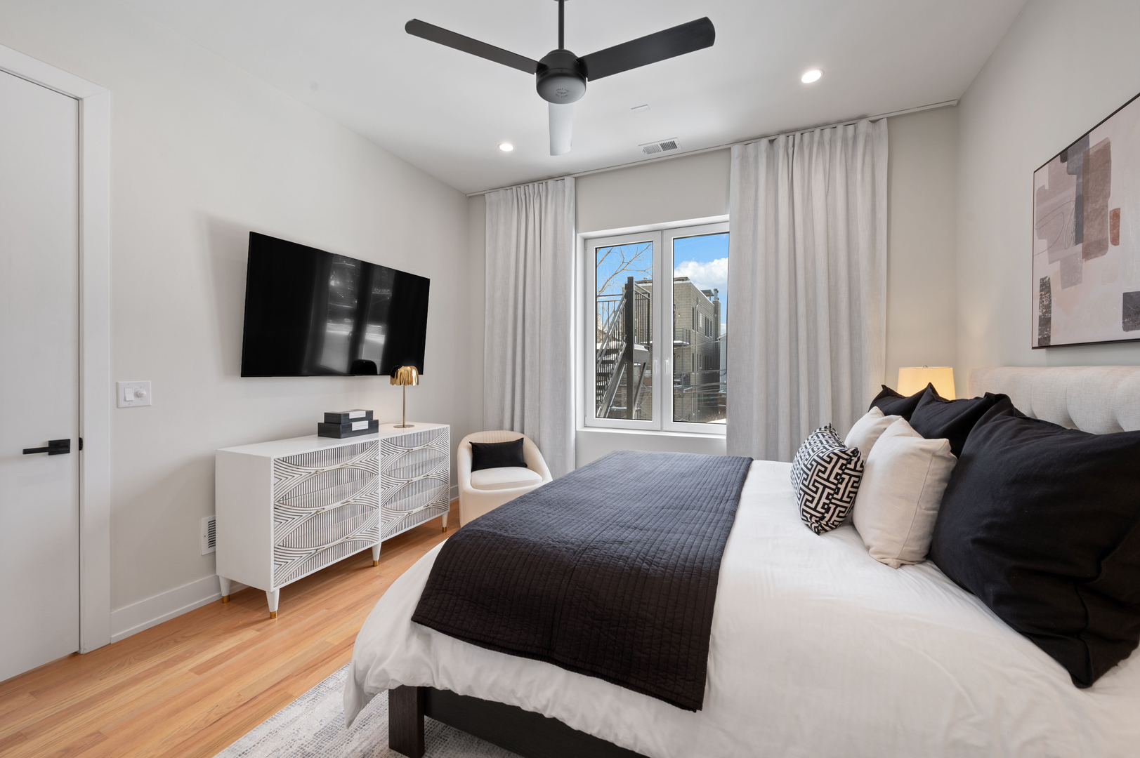 910 North Wood Street, Unit 2 Chicago, IL 60622 - Photo 15 of 24