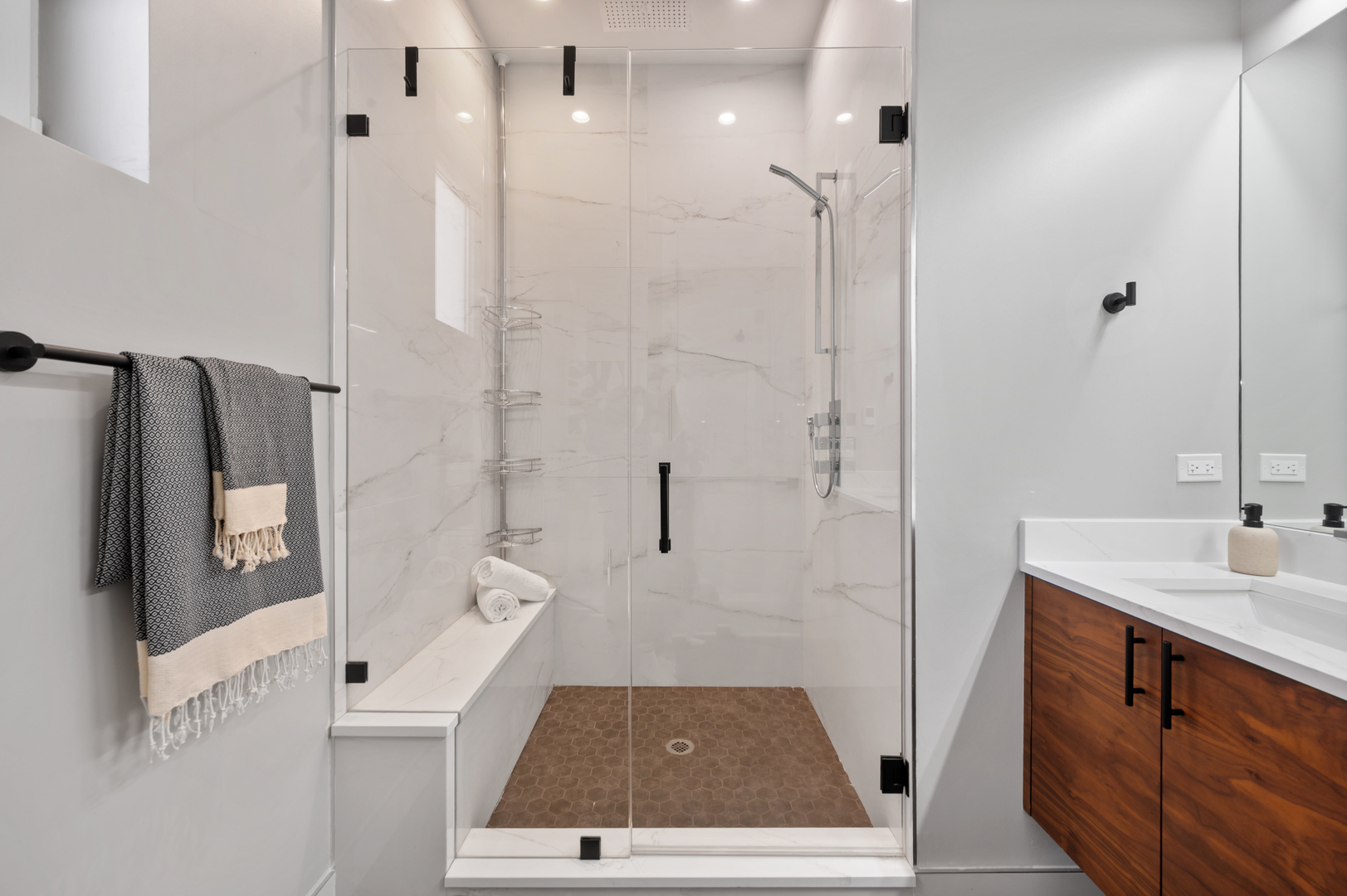 910 North Wood Street, Unit 2 Chicago, IL 60622 - Photo 17 of 24