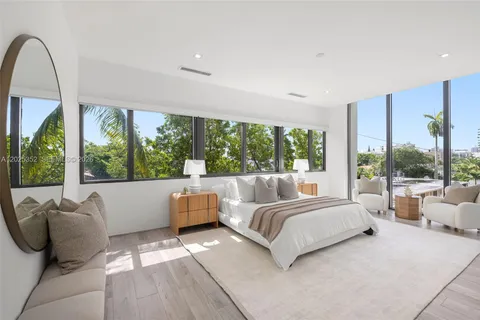 $2,499,000 | 1525 Bay Road, Miami Beach, FL 33139