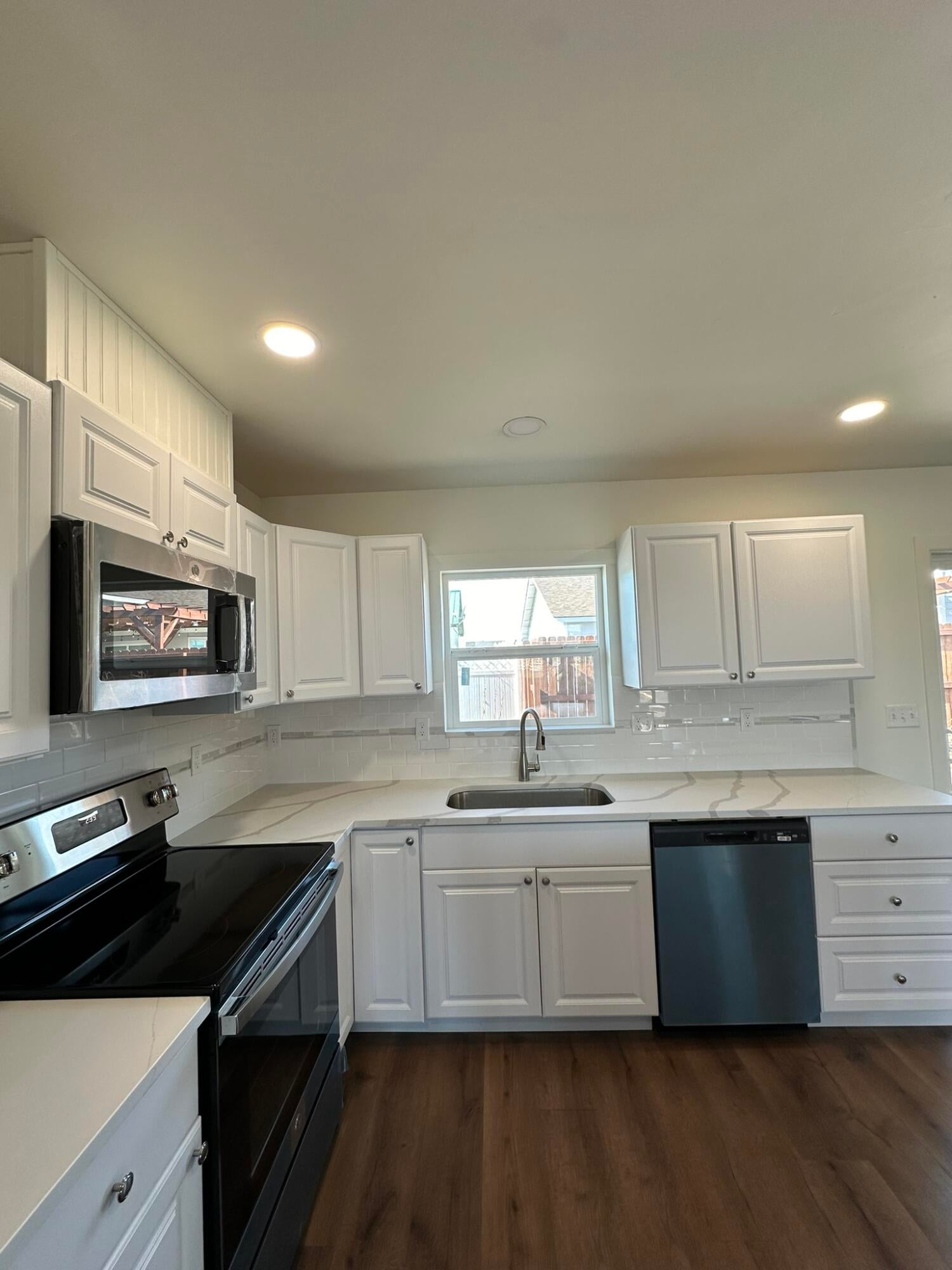 655 Scenic Loop Culver, OR 97734 - Photo 7 of 31 Kitchen