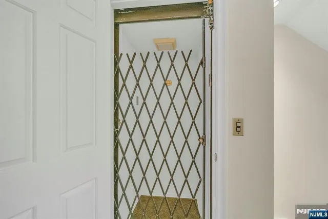 $1,099,000 | 142 Ashley Place, Park Ridge, NJ 07656