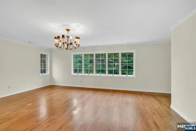 $1,099,000 | 142 Ashley Place, Park Ridge, NJ 07656