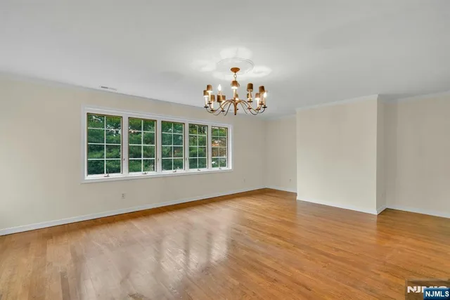 $1,099,000 | 142 Ashley Place, Park Ridge, NJ 07656