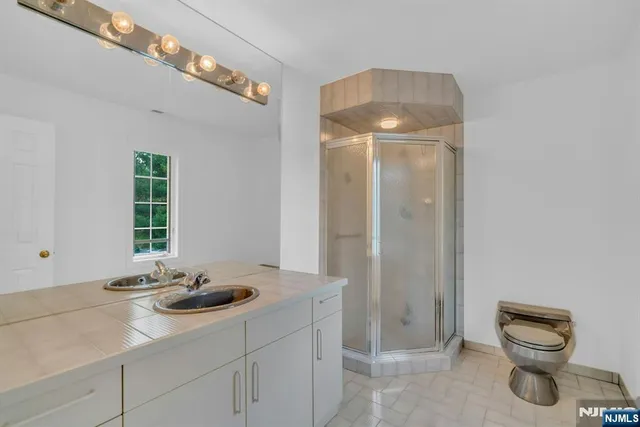 $1,099,000 | 142 Ashley Place, Park Ridge, NJ 07656