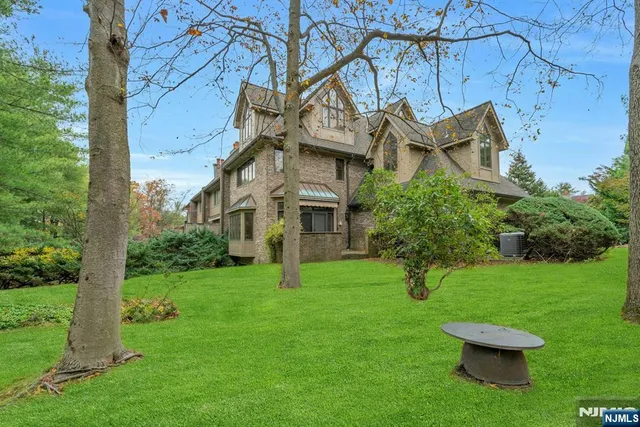 $1,099,000 | 142 Ashley Place, Park Ridge, NJ 07656