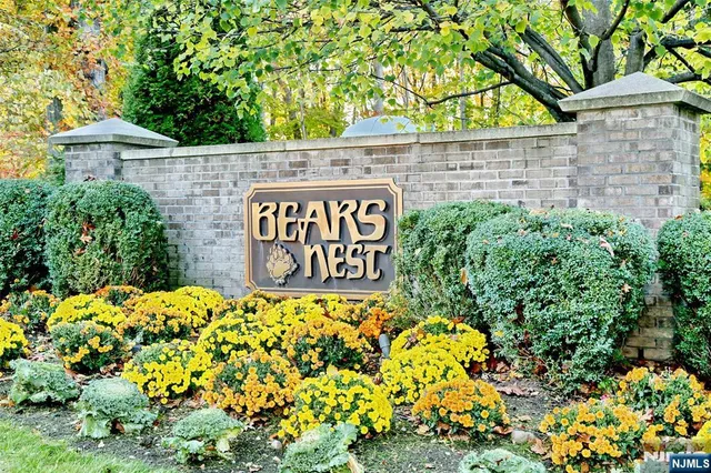 $1,099,000 | 142 Ashley Place, Park Ridge, NJ 07656