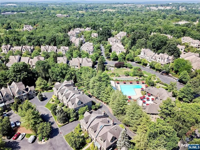 $1,099,000 | 142 Ashley Place, Park Ridge, NJ 07656