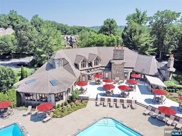 $1,099,000 | 142 Ashley Place, Park Ridge, NJ 07656