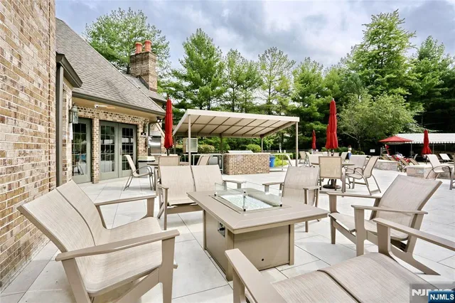 $1,099,000 | 142 Ashley Place, Park Ridge, NJ 07656