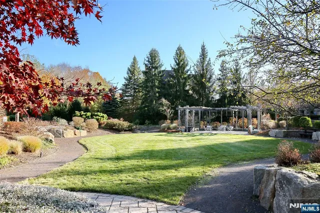 $1,099,000 | 142 Ashley Place, Park Ridge, NJ 07656