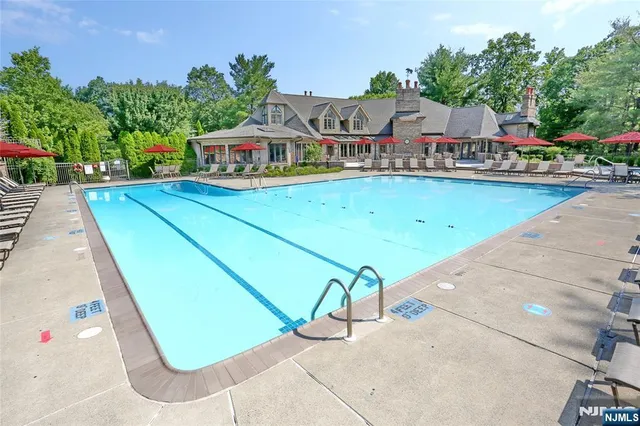 $1,099,000 | 142 Ashley Place, Park Ridge, NJ 07656