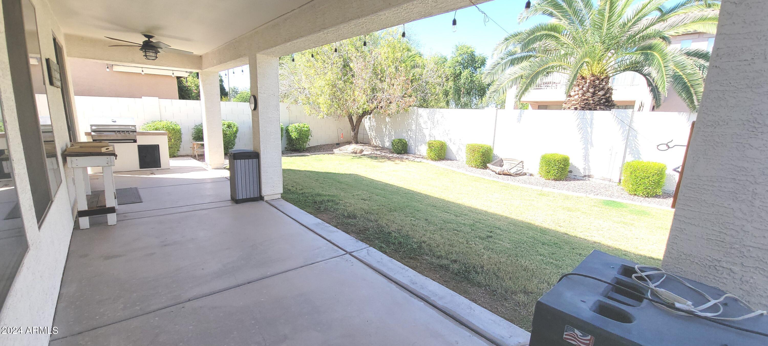 3236 East Phelps Street Gilbert, AZ 85295 - Photo 5 of 50 a view of living room and window