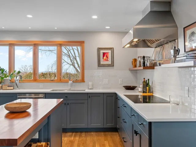 $1,975,000 | 1285 Spear Street, South Burlington, VT 05403