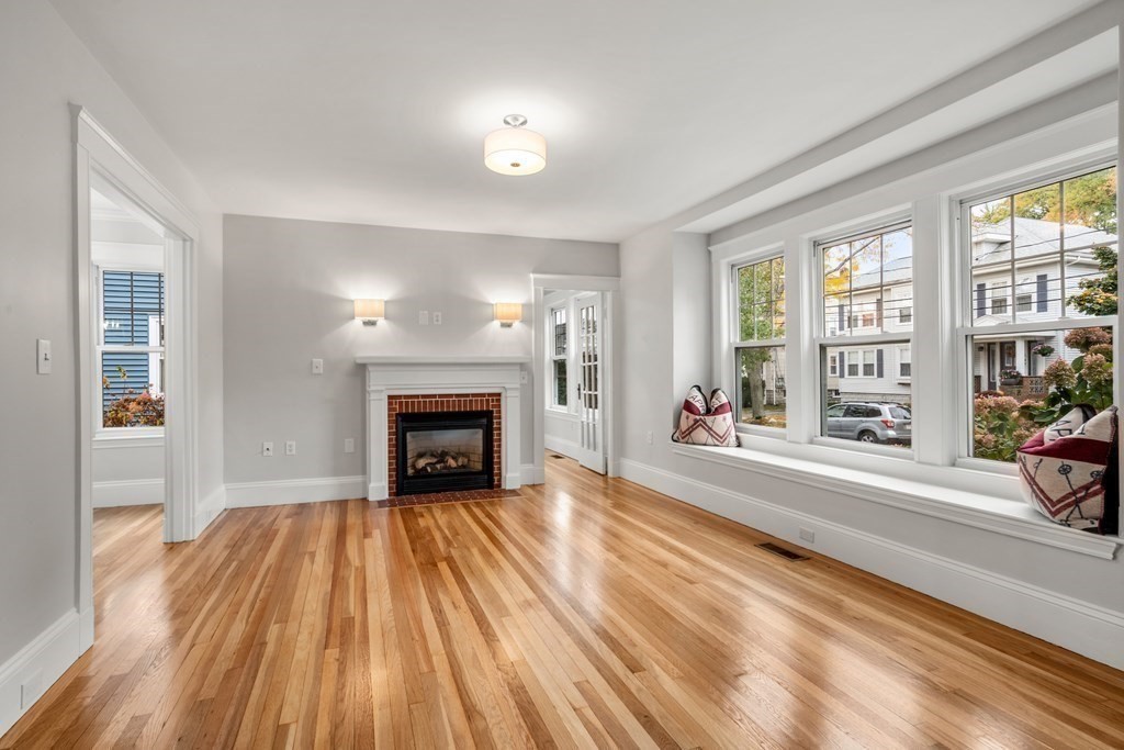 19 Pondview Road, Unit 1 Arlington, MA 02474 - Photo 2 of 11 Gallery Image 2