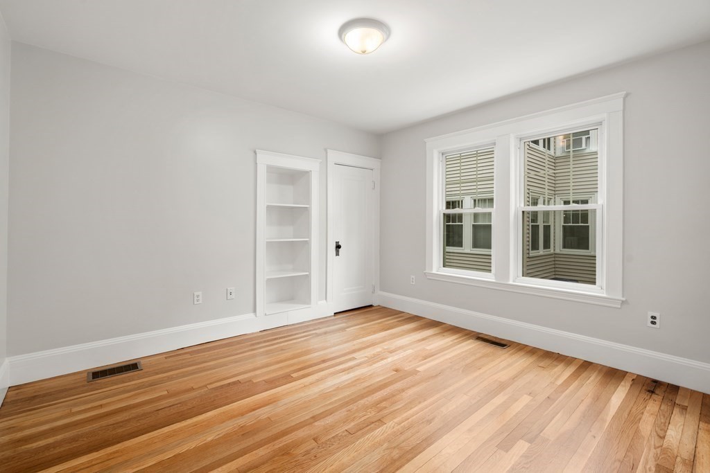 19 Pondview Road, Unit 1 Arlington, MA 02474 - Photo 7 of 11 Gallery Image 7
