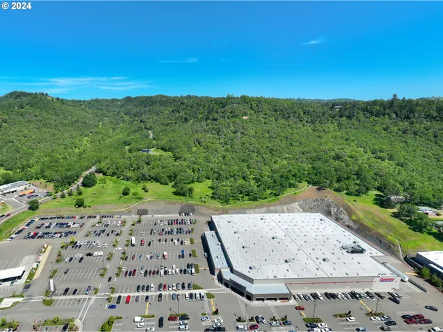 a view of an outdoor space