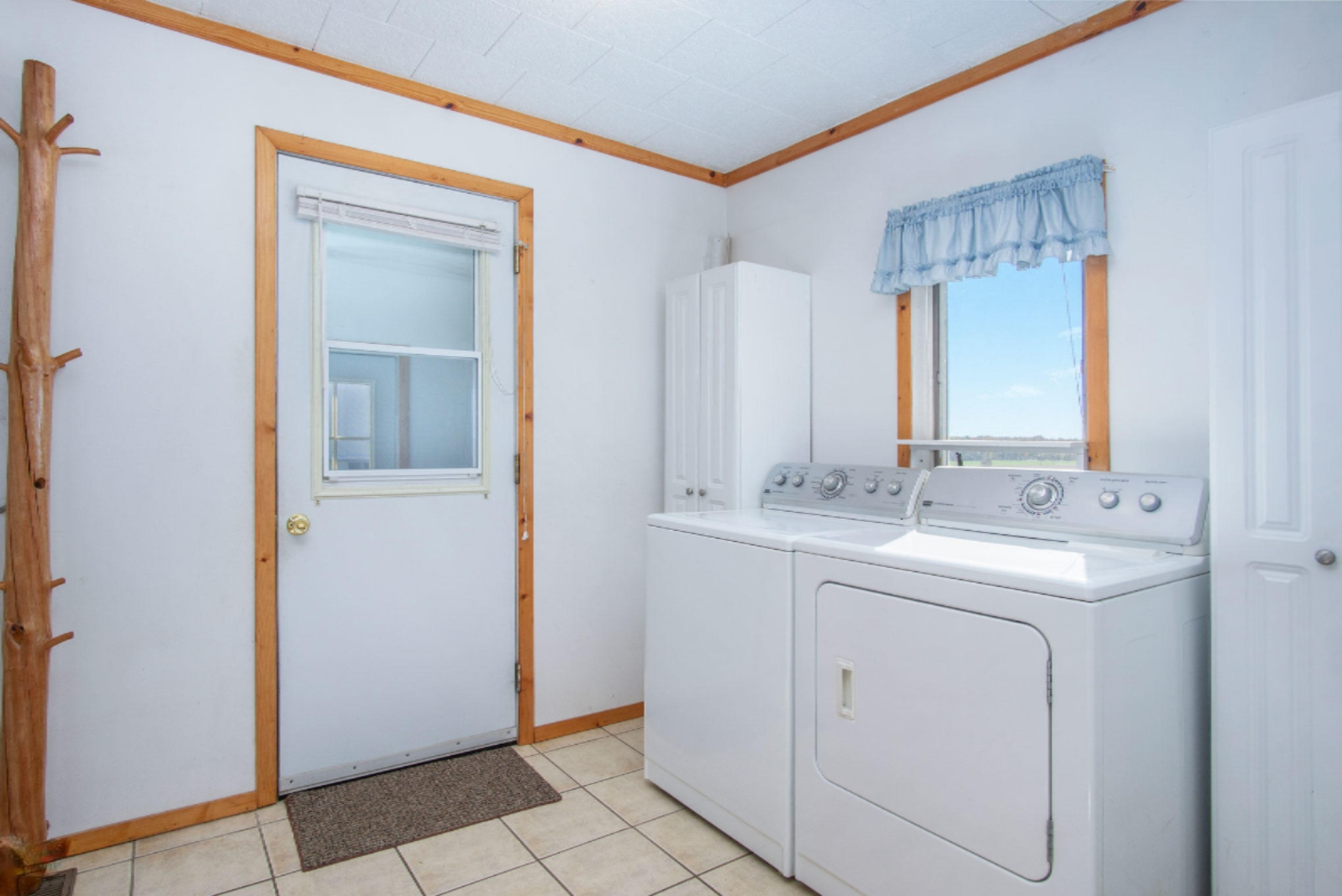 65 East Major Road Scottville, MI 49454 - Photo 15 of 26 Laundry area off mudroom