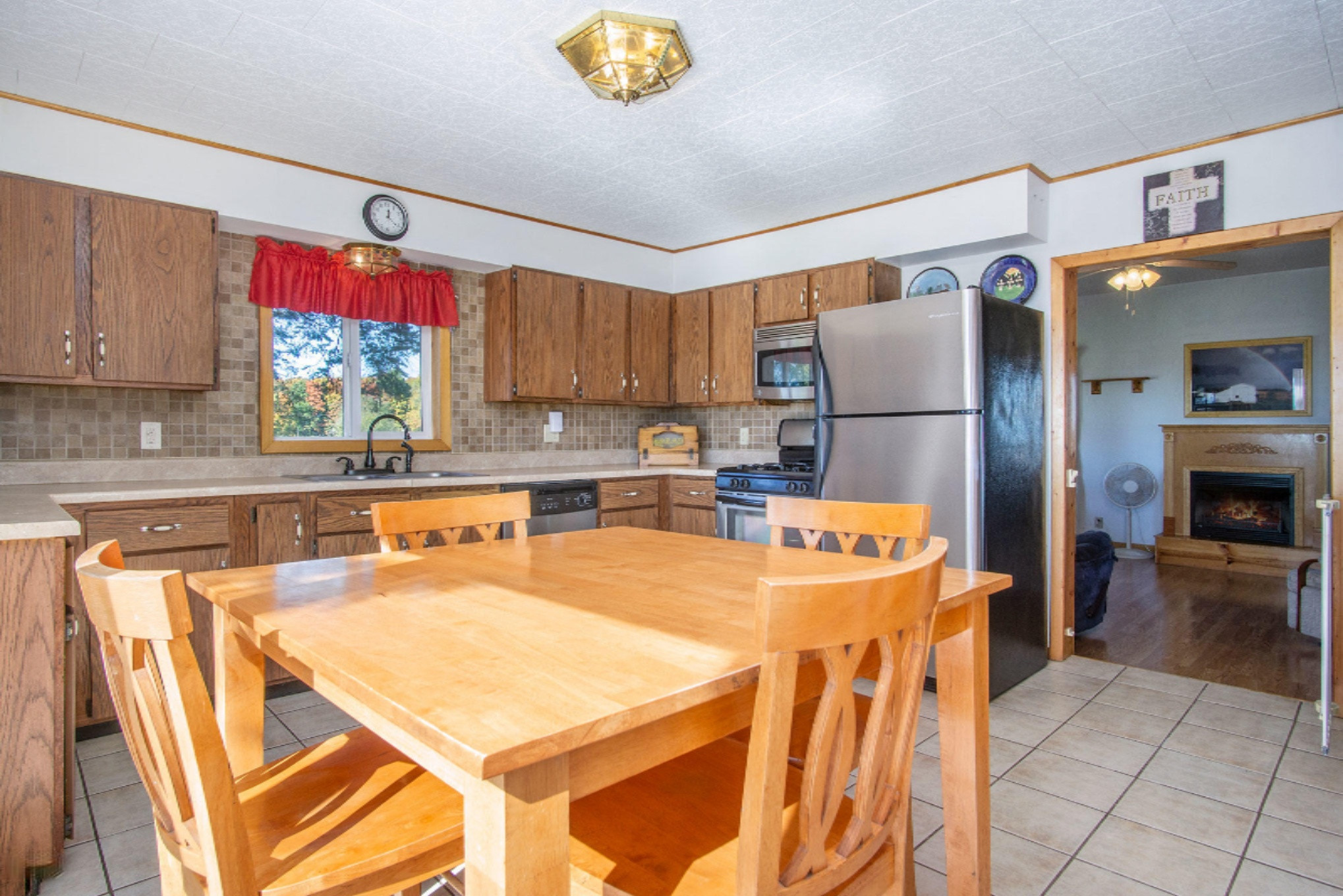 65 East Major Road Scottville, MI 49454 - Photo 5 of 26 Kitchen with dining area