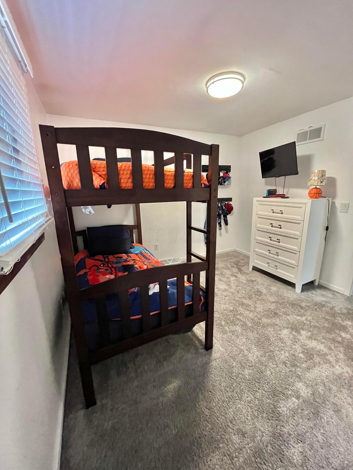 2066 Nobleshire Road Columbus, OH 43229 - Photo 25 of 40 FullSizeRender