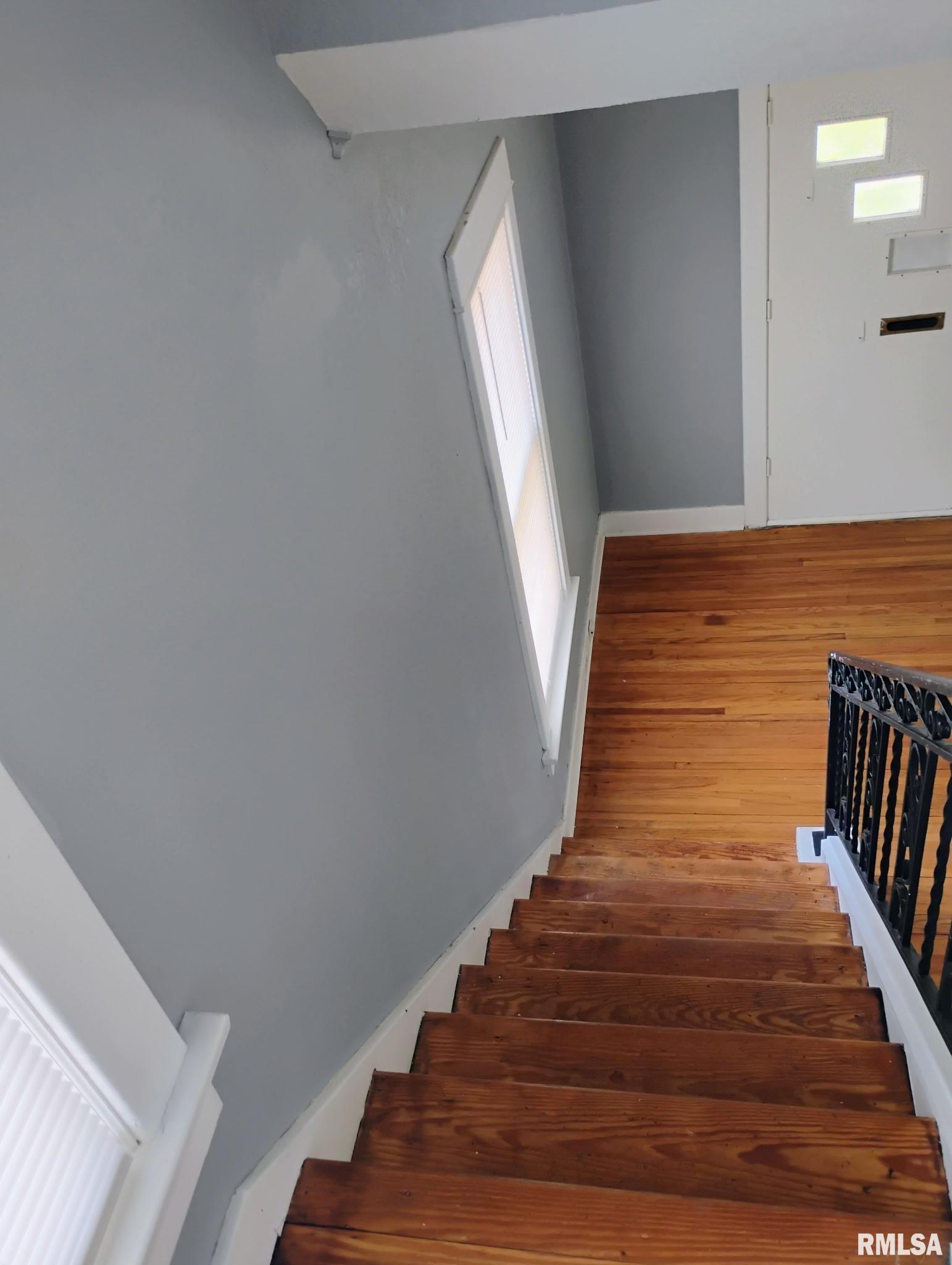 159 West Locust Street Canton, IL 61520 - Photo 13 of 24