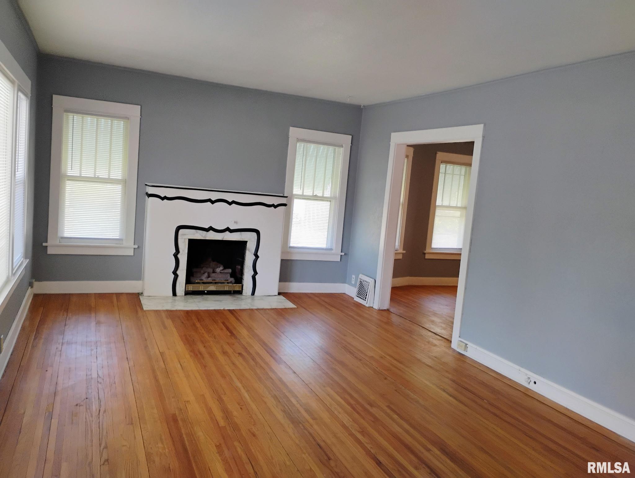 159 West Locust Street Canton, IL 61520 - Photo 7 of 24