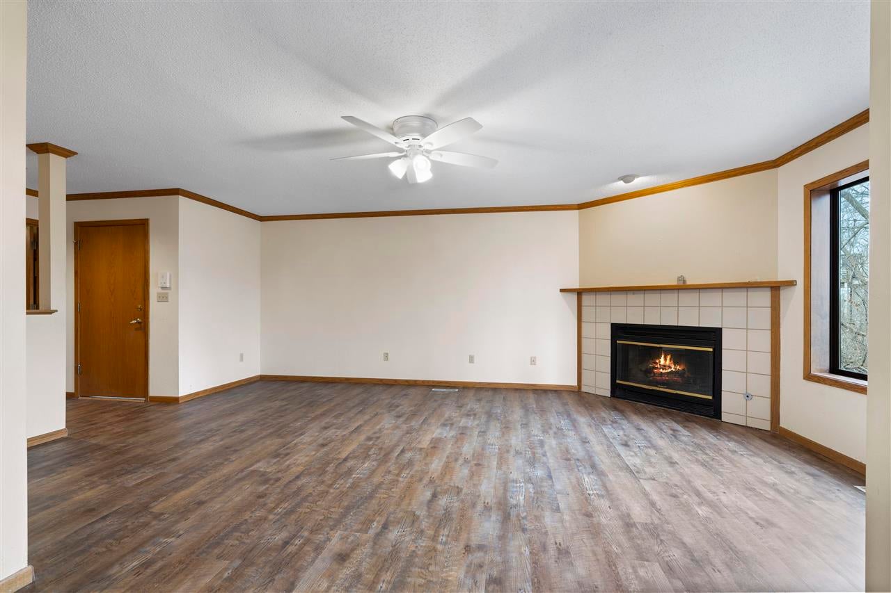 705 East Post Road Southeast, Unit 102 Cedar Rapids, IA 52403 - Photo 4 of 22 Gallery Image 4