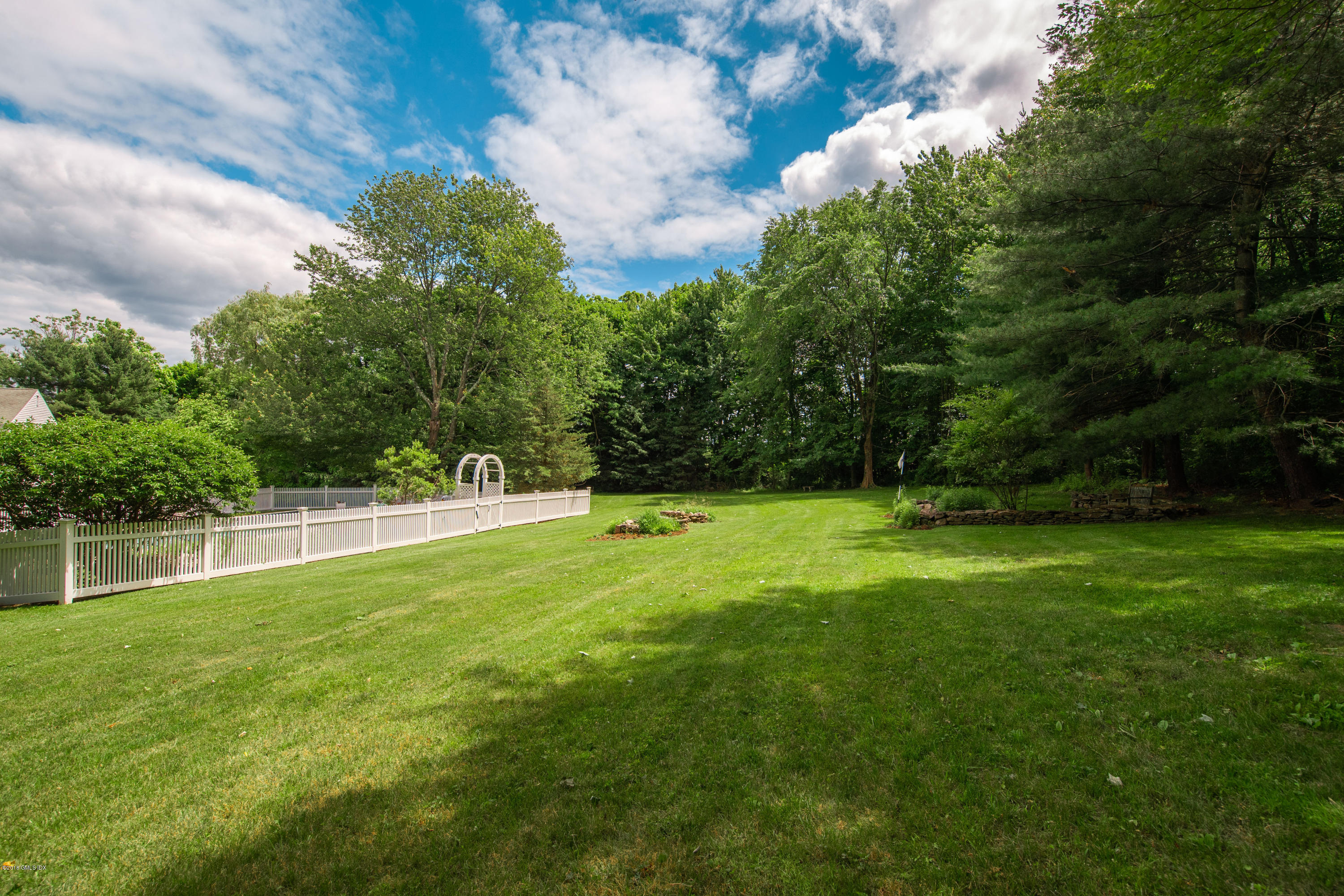 325 Taconic Road Greenwich, CT 06831 - Photo 19 of 22 LAWN