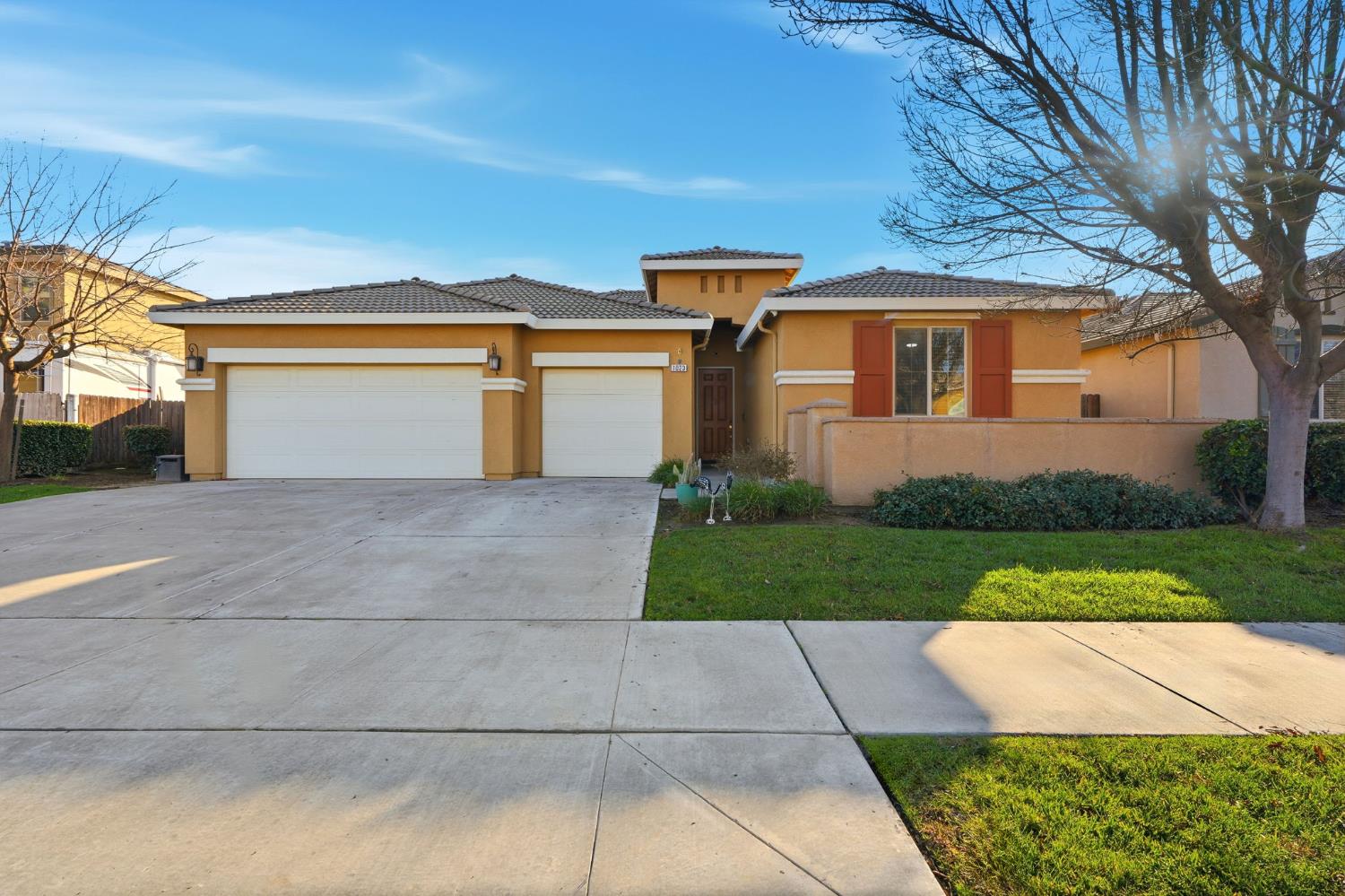 1023 Revere Way Lemoore, CA 93245 - Photo 2 of 64