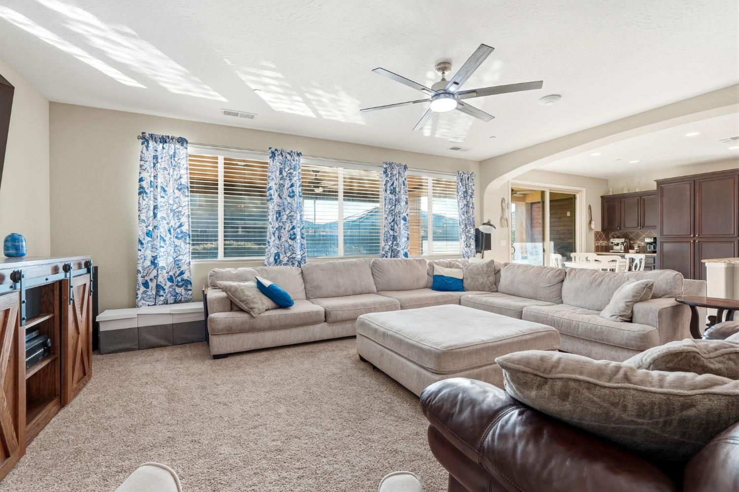 1023 Revere Way Lemoore, CA 93245 - Photo 30 of 64