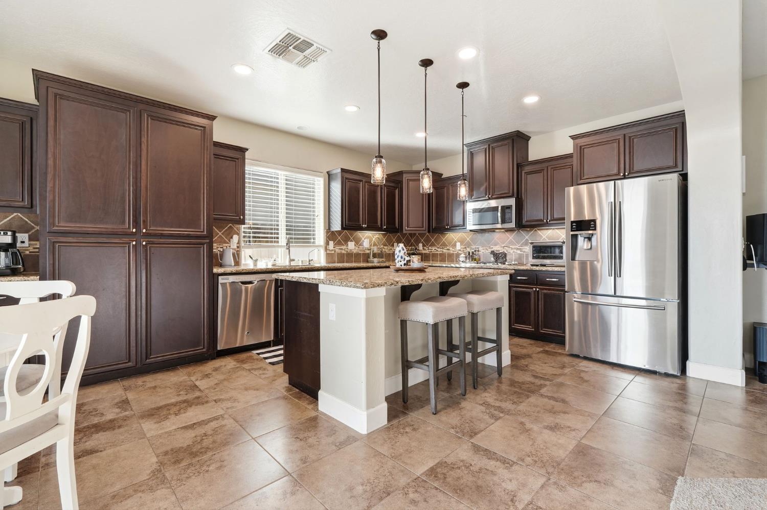 1023 Revere Way Lemoore, CA 93245 - Photo 34 of 64