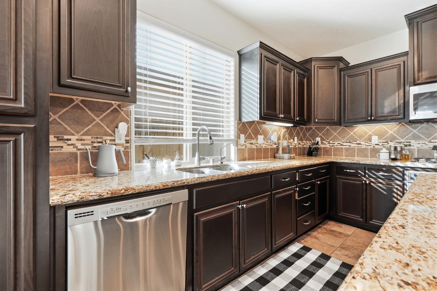 1023 Revere Way Lemoore, CA 93245 - Photo 36 of 64