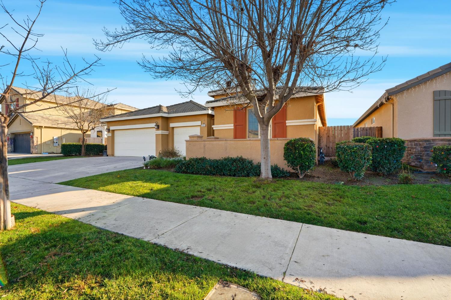 1023 Revere Way Lemoore, CA 93245 - Photo 4 of 64